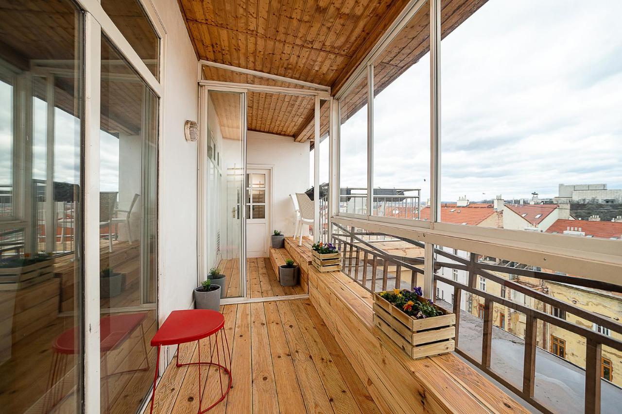 Big 4-bedroom flat, terrace with great Vítkov view Praga Exterior foto